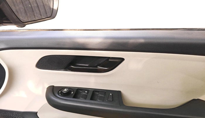 2022 Tata ALTROZ XTA, Petrol, Automatic, 5,448 km, interior