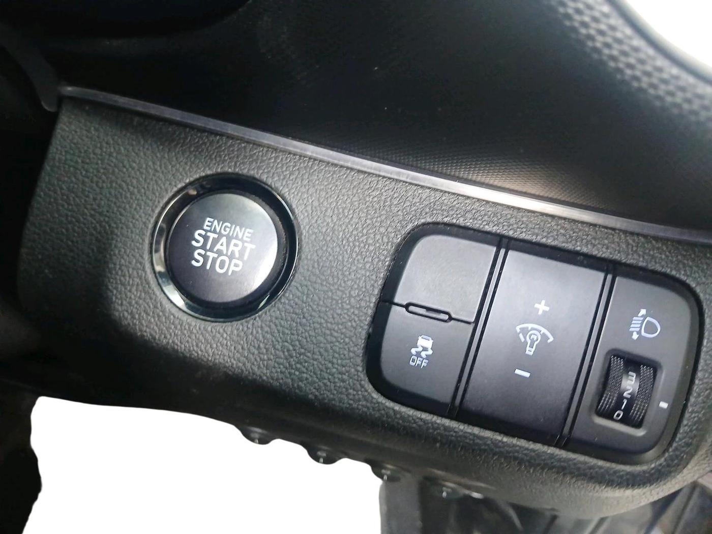 2019 Hyundai VENUE SX(O) 1.4 CRDI, Diesel, Manual, 1,04,264 km, interior