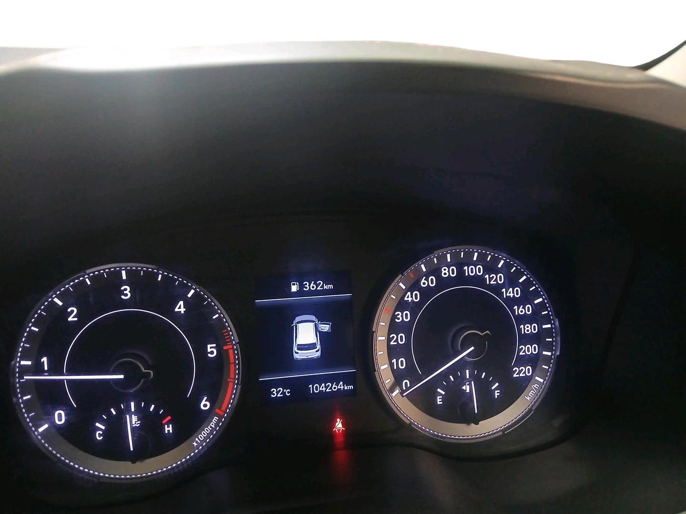 2019 Hyundai VENUE SX(O) 1.4 CRDI, Diesel, Manual, 1,04,264 km, interior