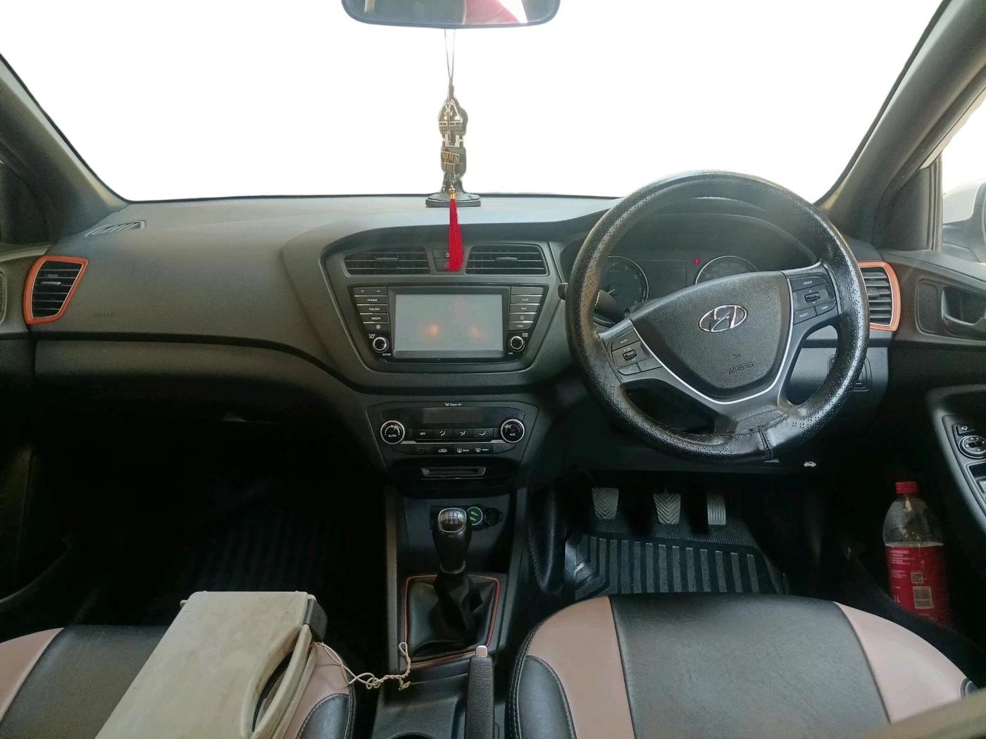 2018 Hyundai Elite i20 ASTA 1.2 DUAL TONE, Petrol, Manual, 45,780 km, interior