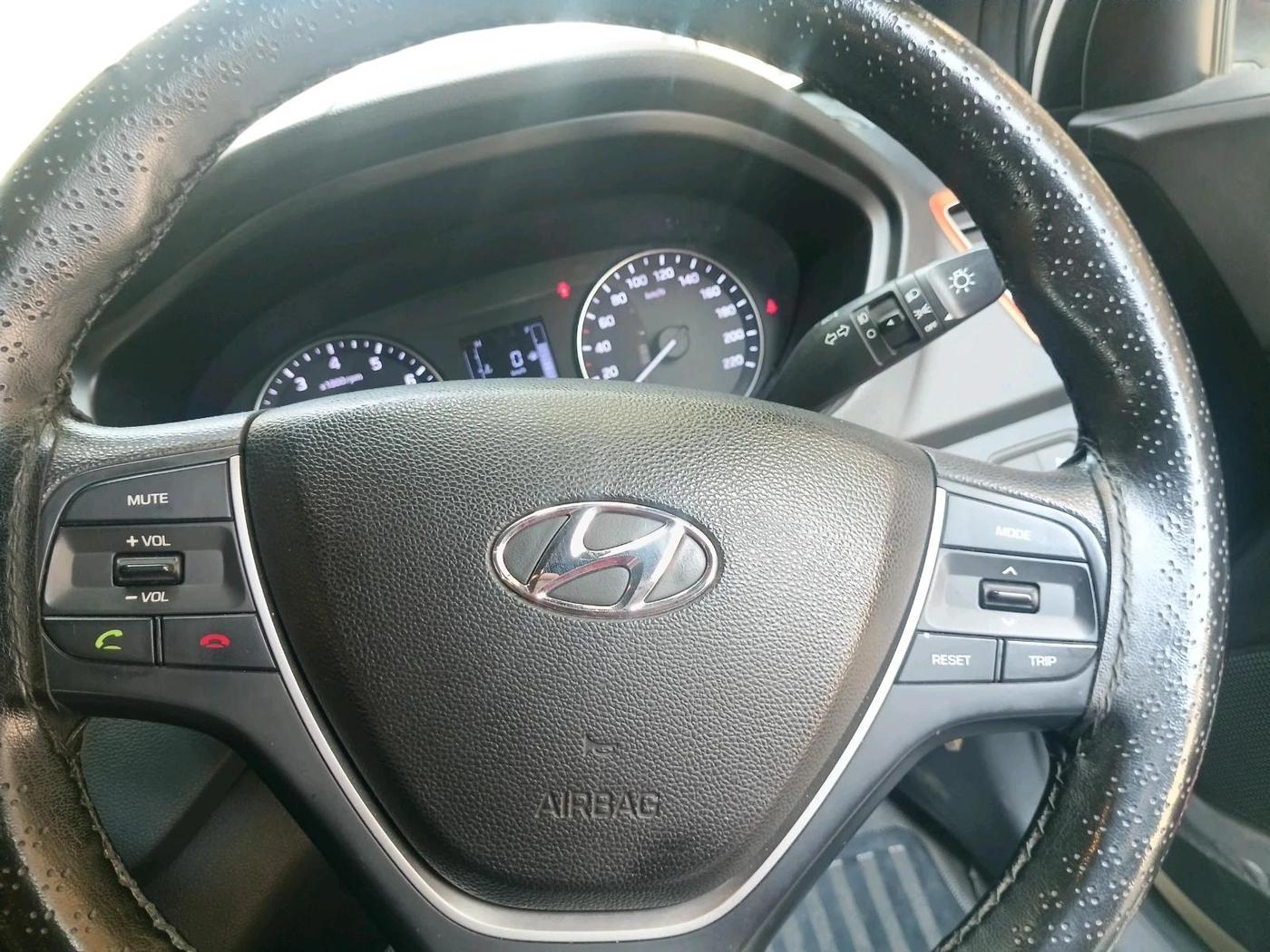 2018 Hyundai Elite i20 ASTA 1.2 DUAL TONE, Petrol, Manual, 45,780 km, interior