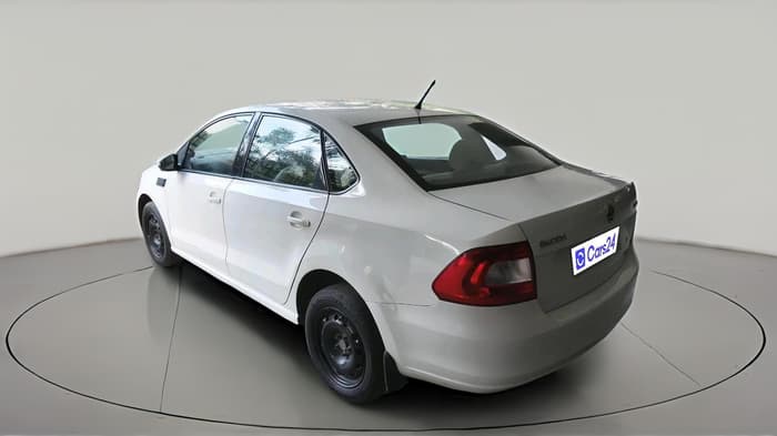 2016 Skoda Rapid 1.6 MPI ACTIVE, Petrol, Manual, 1,48,135 km, exterior