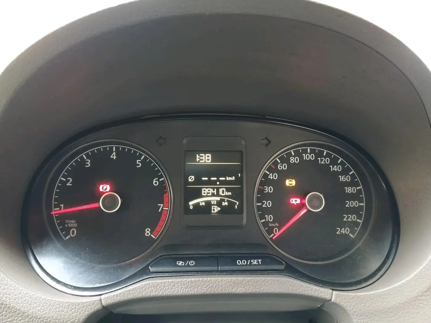 2015 Volkswagen Vento HIGHLINE 1.6 MPI, Petrol, Manual, 89,410 km, interior