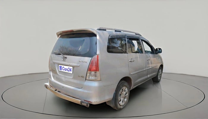 2011 Toyota Innova 2.5 G4 8 STR, Diesel, Manual, 3,36,308 km, exterior
