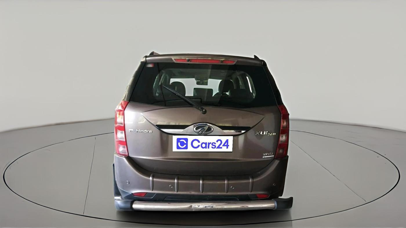 2018 Mahindra XUV500 W10 AT, Diesel, Automatic, 1,77,784 km, exterior