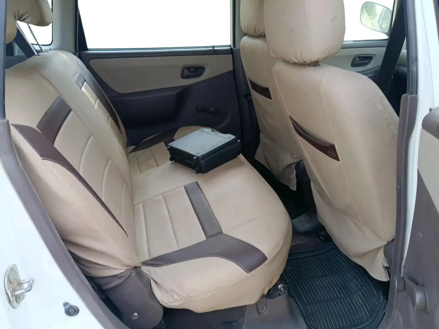 2011 Maruti Zen Estilo LXI, Petrol, Manual, 1,02,244 km, interior