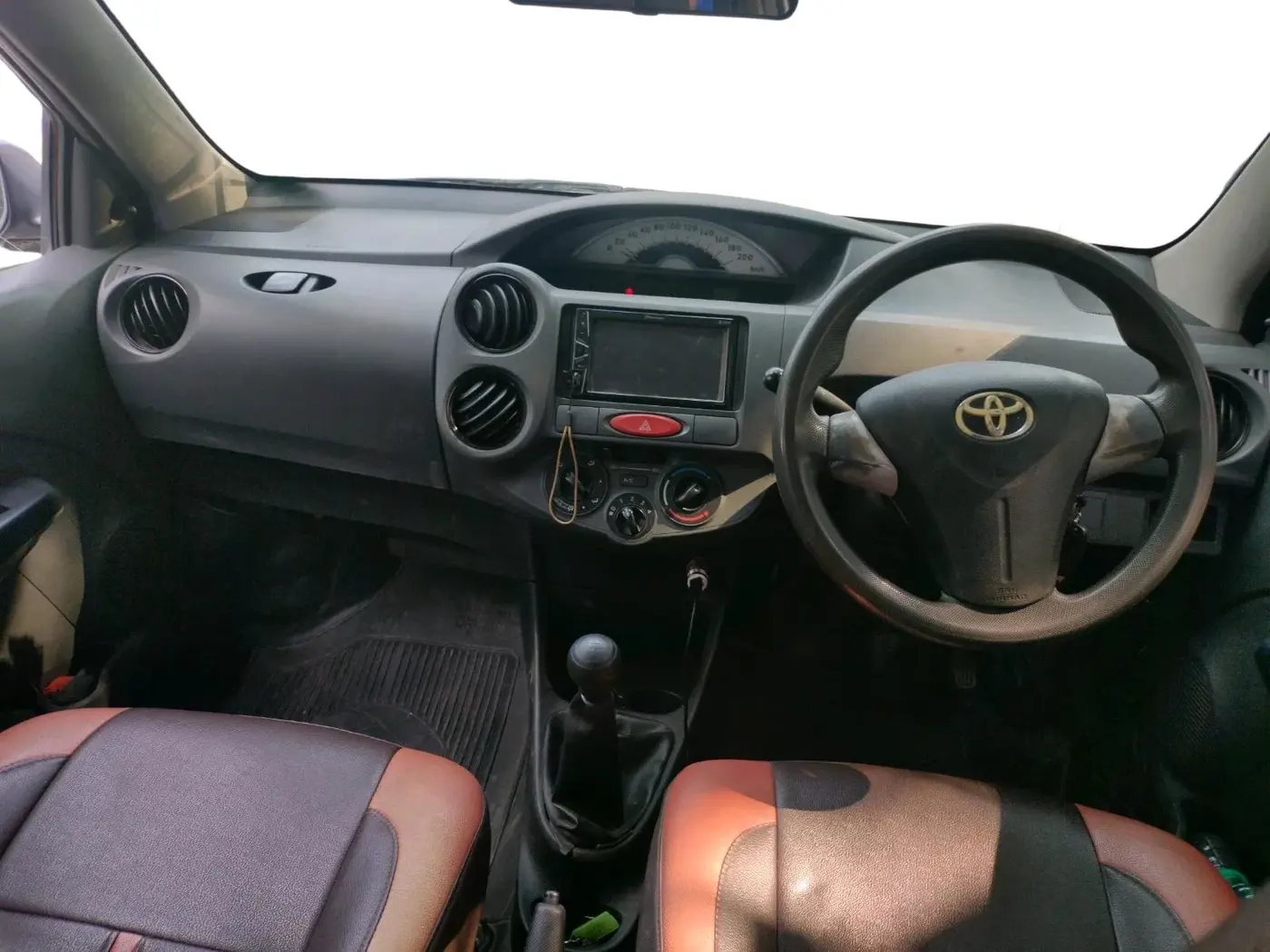 2012 Toyota Etios G, Petrol, Manual, 1,69,536 km, interior