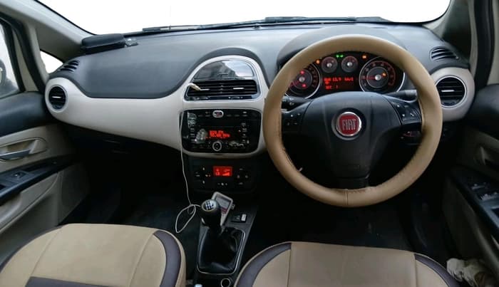 2014 Fiat Linea DYNAMIC 1.3 L ADVANCED MULTIJET, Diesel, Manual, 1,60,103 km, interior