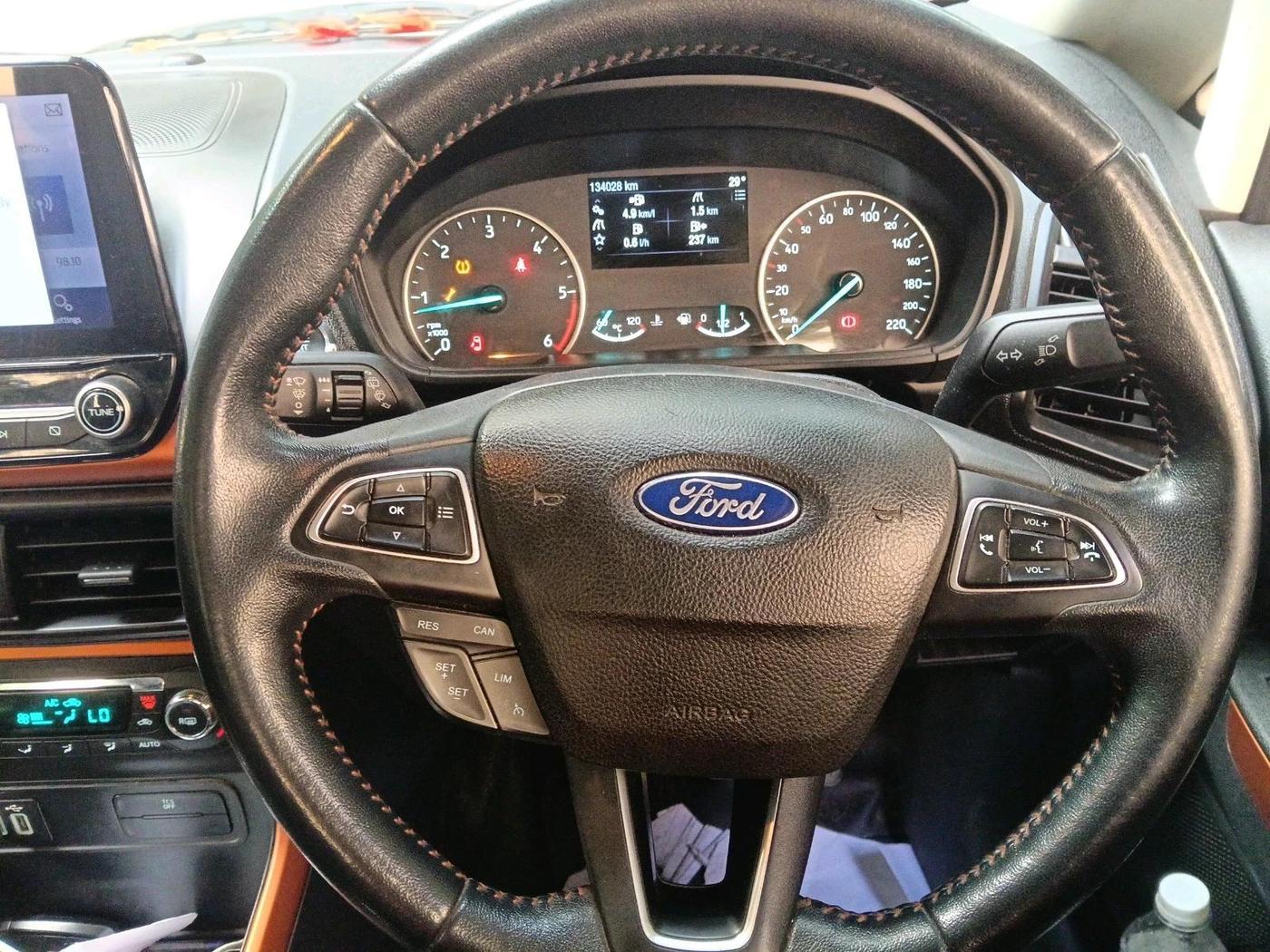 2021 Ford Ecosport TITANIUM 1.5L SPORTS(SUNROOF) DIESEL, Diesel, Manual, 1,34,028 km, interior