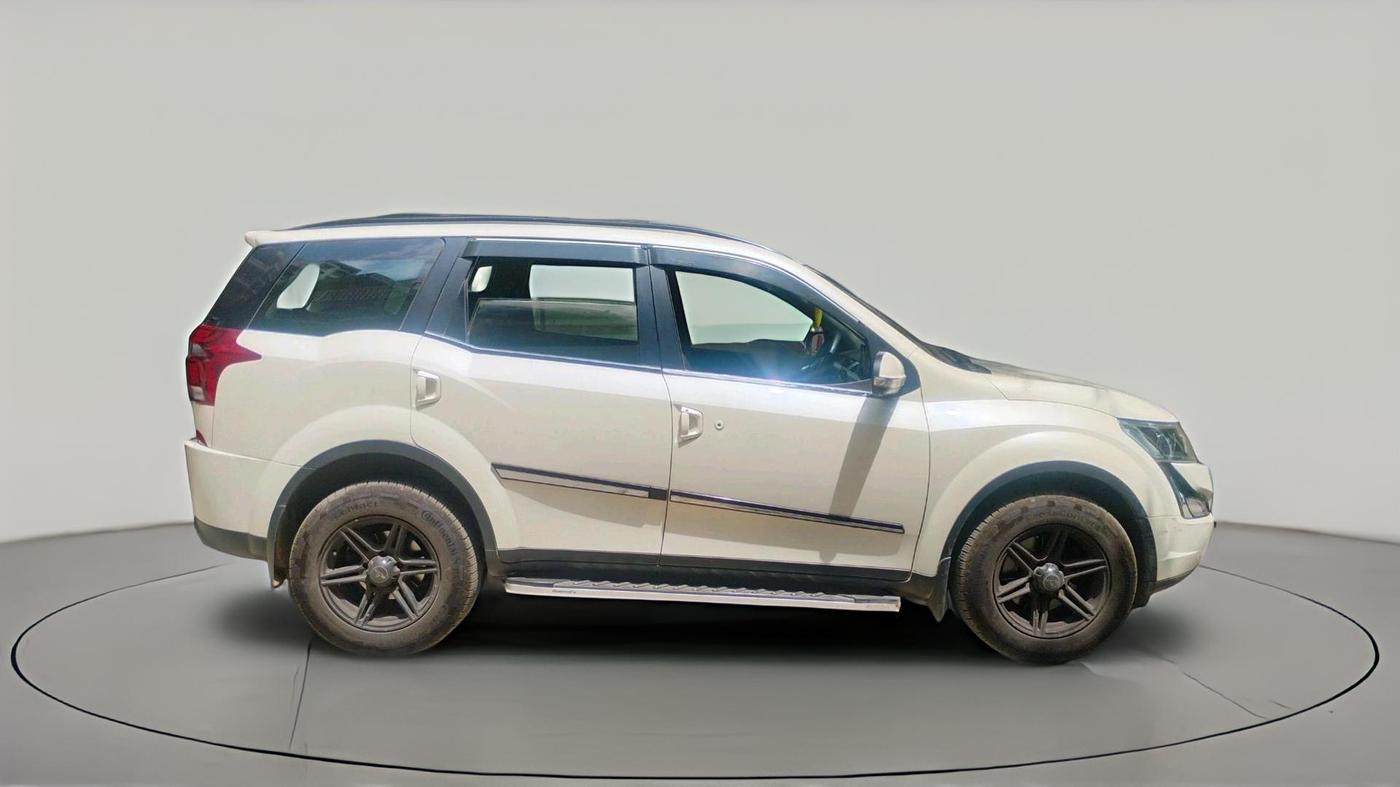 2018 Mahindra XUV500 W7, Diesel, Manual, 51,152 km, exterior