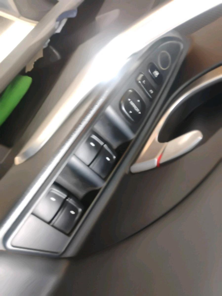 2018 Mahindra XUV500 W7, Diesel, Manual, 51,152 km, interior