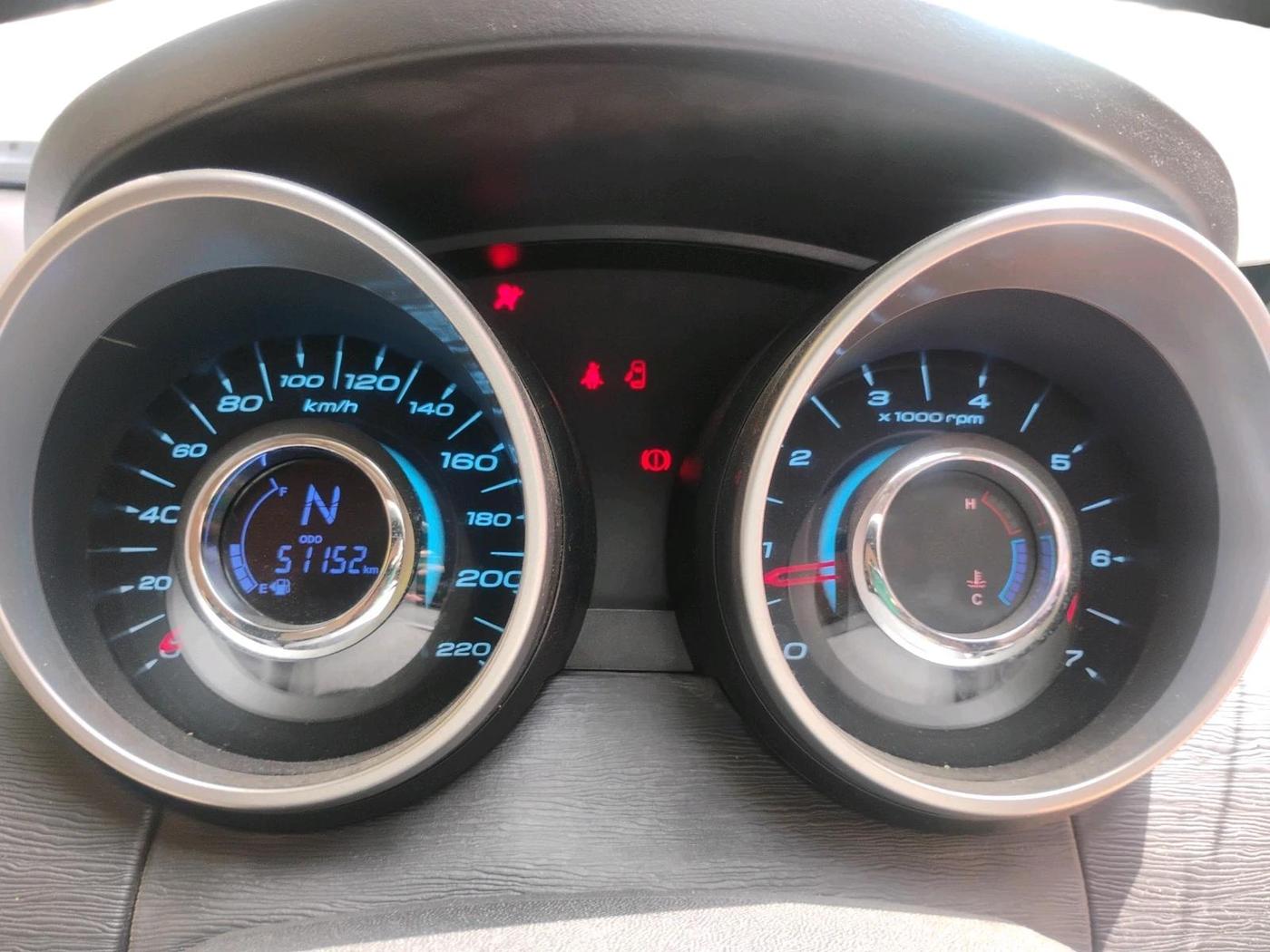 2018 Mahindra XUV500 W7, Diesel, Manual, 51,152 km, interior