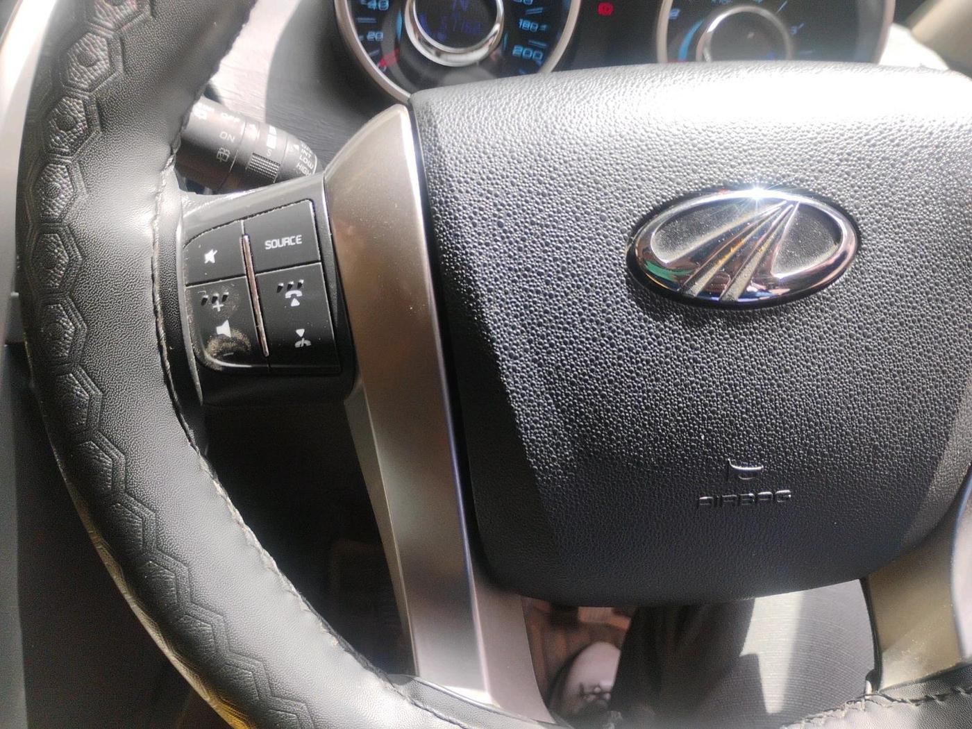 2018 Mahindra XUV500 W7, Diesel, Manual, 51,152 km, interior