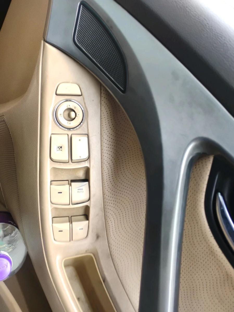 2012 Hyundai New Elantra 1.6 SX AT DIESEL, Diesel, Automatic, 1,52,277 km, interior