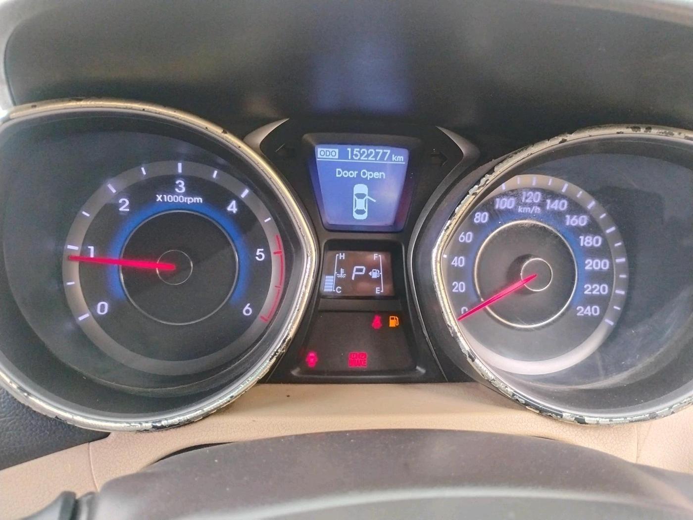 2012 Hyundai New Elantra 1.6 SX AT DIESEL, Diesel, Automatic, 1,52,277 km, interior