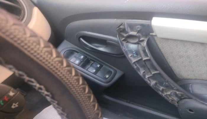 2012 Renault Duster 110 PS RXL DIESEL, Diesel, Manual, 1,04,497 km, interior