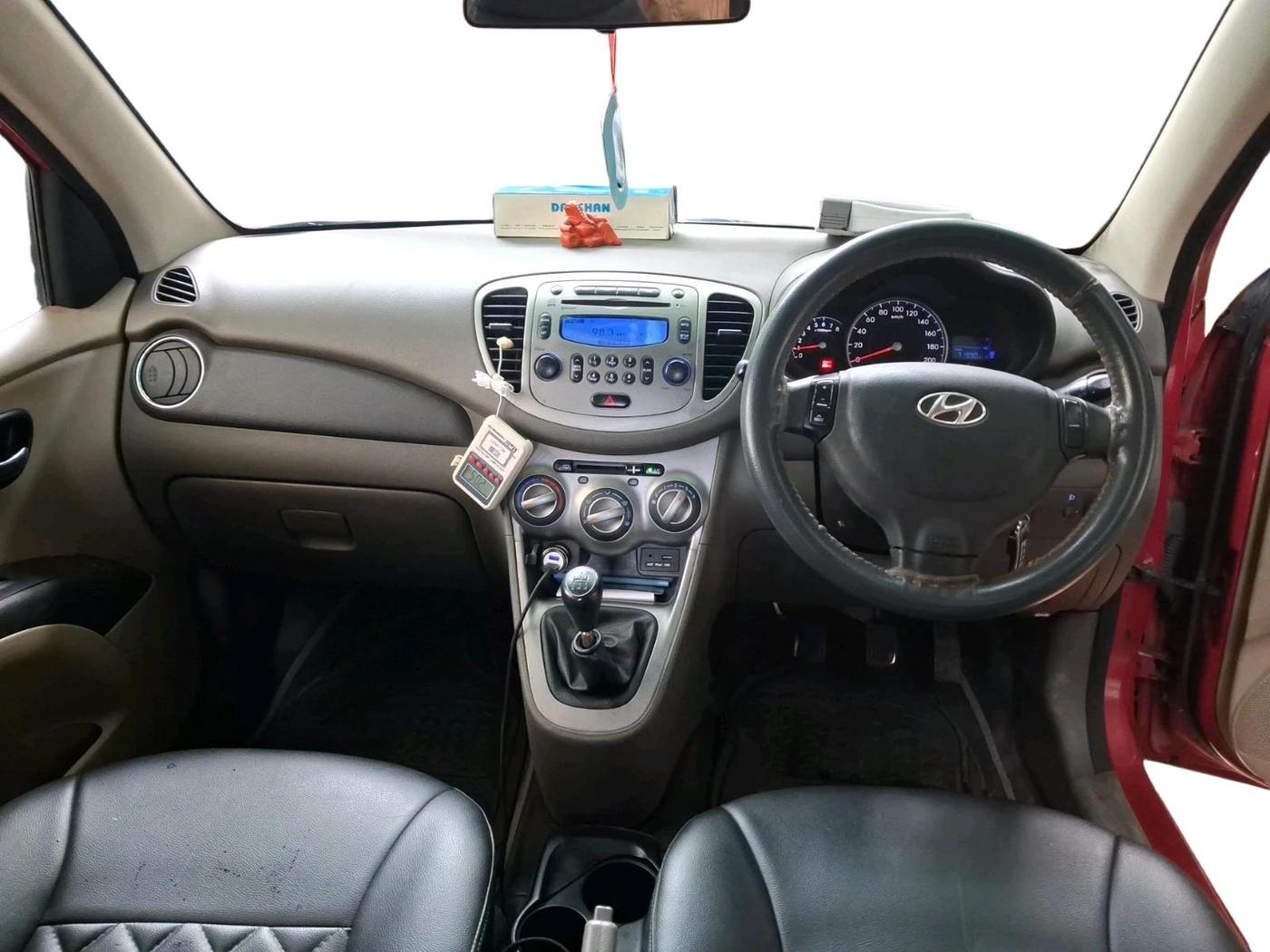 2012 Hyundai i10 SPORTZ 1.2, Petrol, Manual, 71,990 km, interior