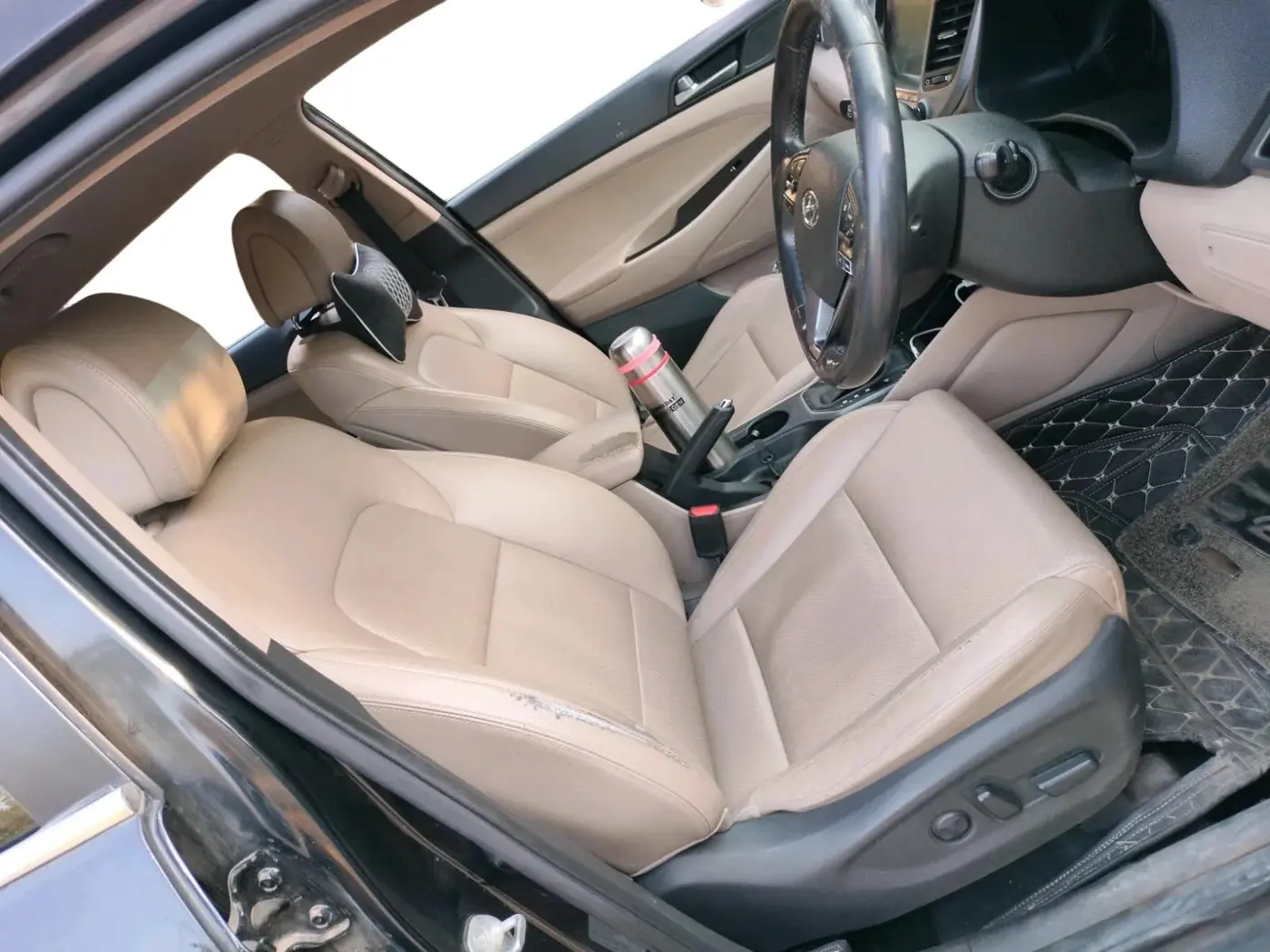 2018 Hyundai Tucson 2WD AT GL DIESEL
, Diesel, Automatic, 1,53,094 km, interior