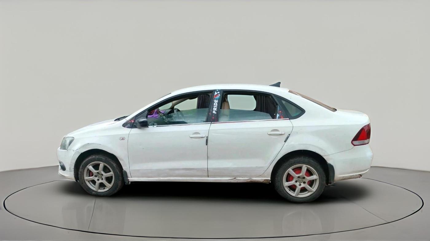 2013 Volkswagen Vento HIGHLINE DIESEL 1.6, Diesel, Manual, 2,00,943 km, exterior