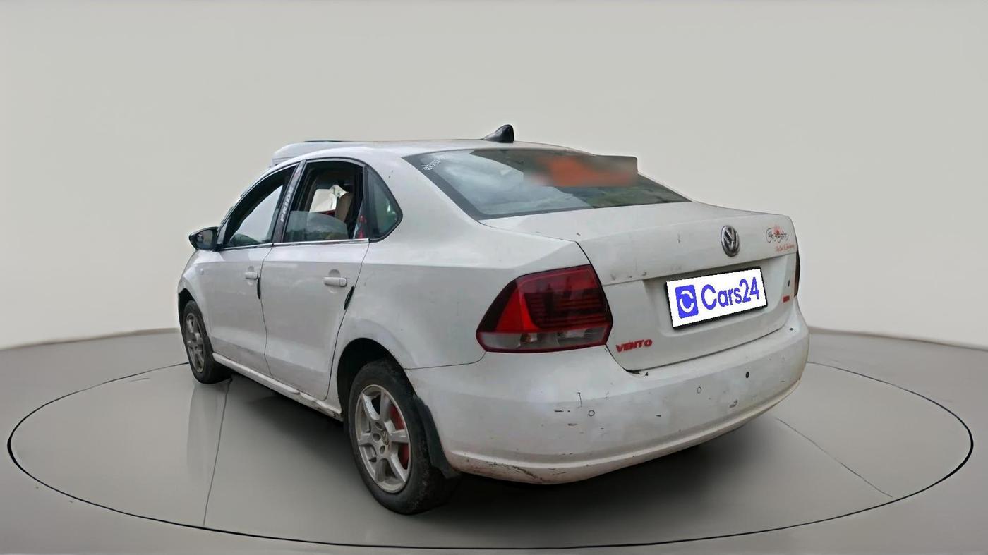 2013 Volkswagen Vento HIGHLINE DIESEL 1.6, Diesel, Manual, 2,00,943 km, exterior