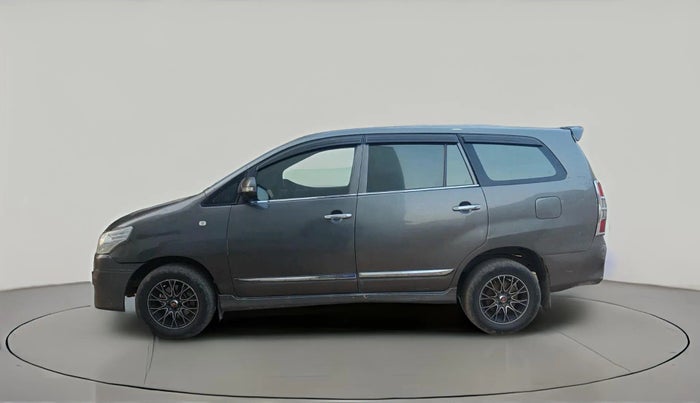 2012 Toyota Innova 2.5 GX 8 STR, Diesel, Manual, 2,39,253 km, exterior