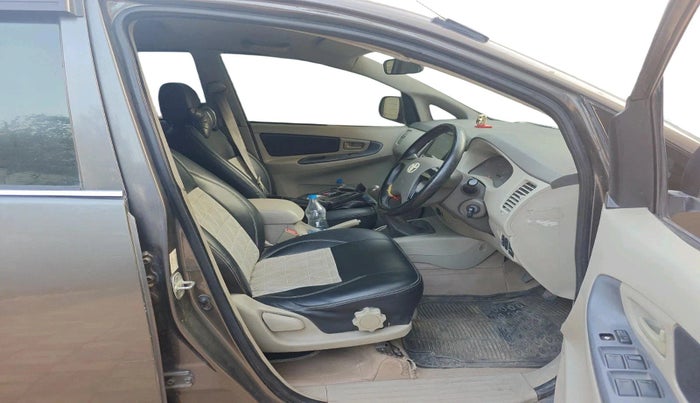 2012 Toyota Innova 2.5 GX 8 STR, Diesel, Manual, 2,39,253 km, interior