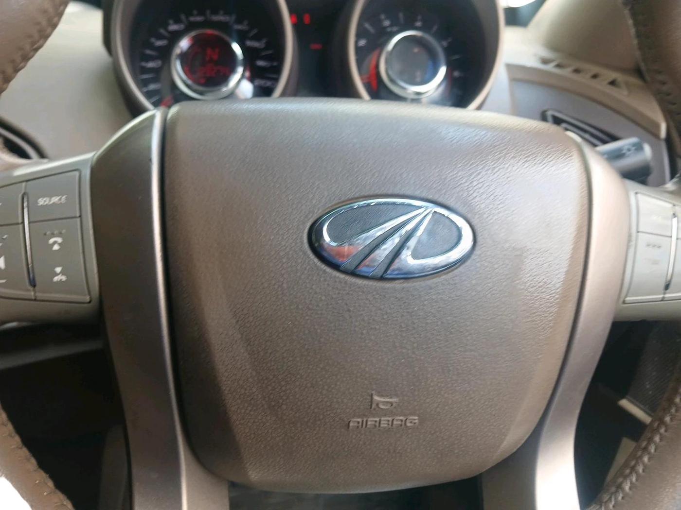 2012 Mahindra XUV500 W8, Diesel, Manual, 1,29,274 km, interior