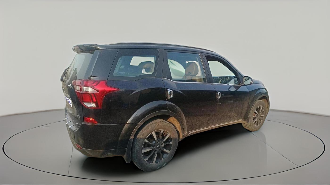 2019 Mahindra XUV500 W11, Diesel, Manual, 1,93,082 km, exterior