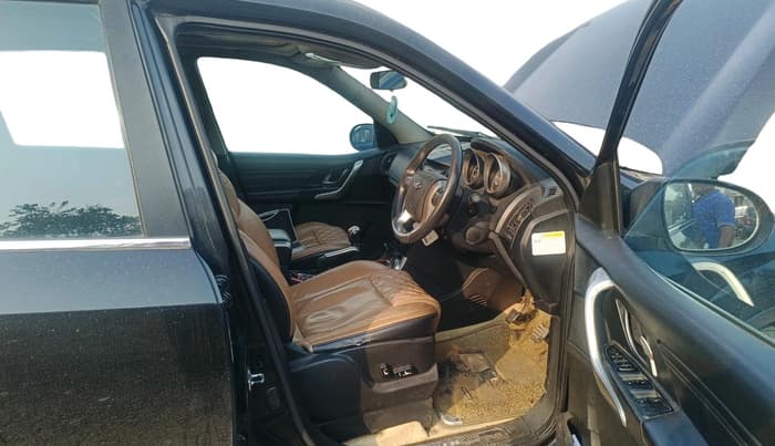 2019 Mahindra XUV500 W11, Diesel, Manual, 1,93,082 km, interior