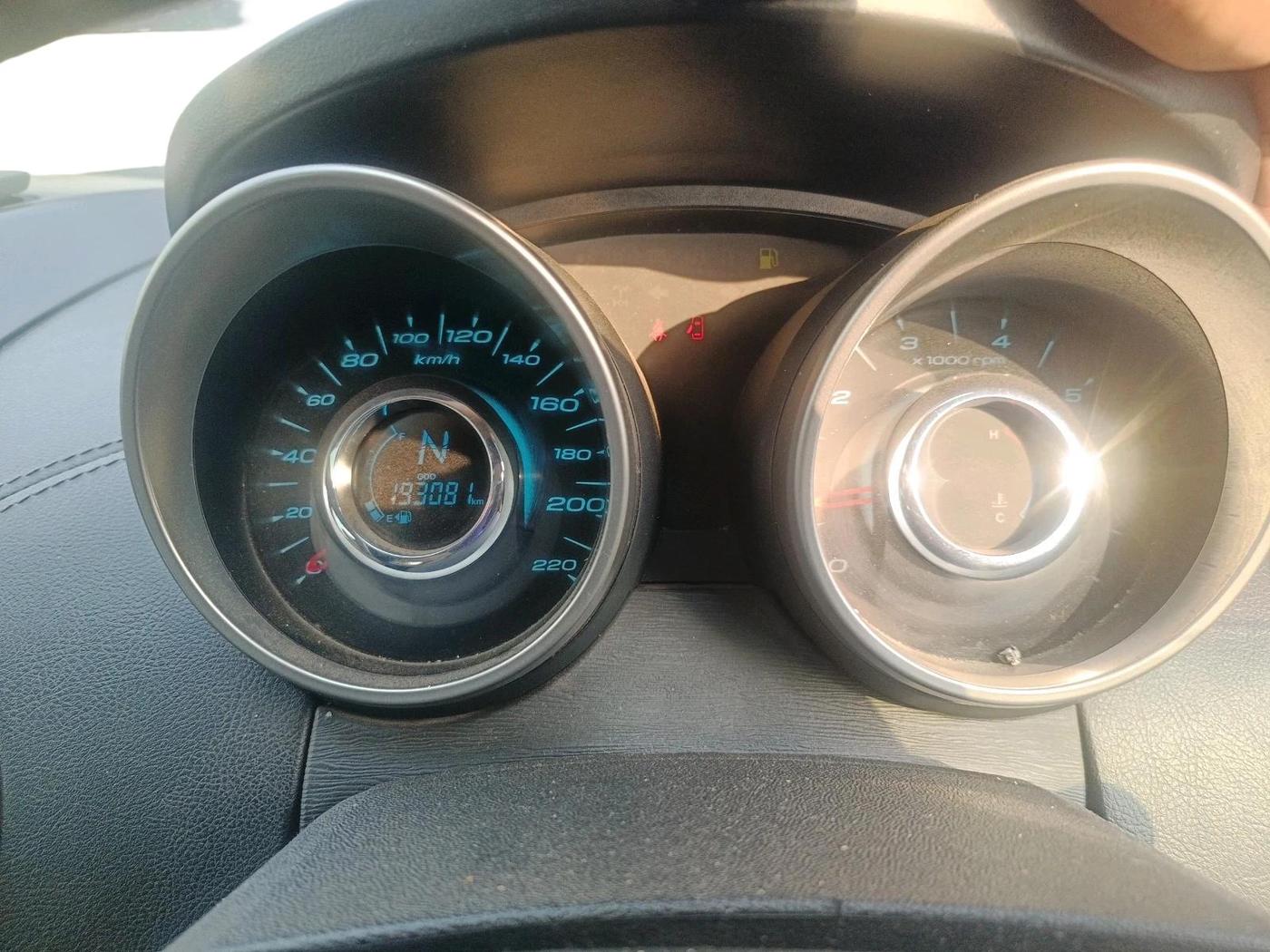 2019 Mahindra XUV500 W11, Diesel, Manual, 1,93,082 km, interior