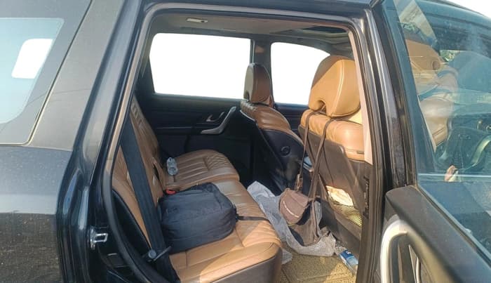 2019 Mahindra XUV500 W11, Diesel, Manual, 1,93,082 km, interior
