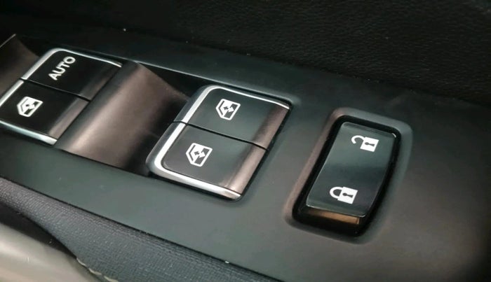 2023 MG HECTOR SHINE 1.5 PETROL TURBO MT, Petrol, Manual, 34,217 km, interior