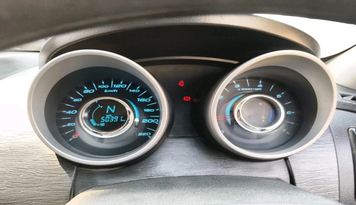 2016 Mahindra XUV500 W6, Diesel, Manual, 50,391 km, interior