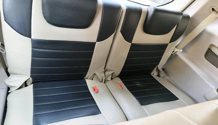 2016 Mahindra XUV500 W6, Diesel, Manual, 50,391 km, interior