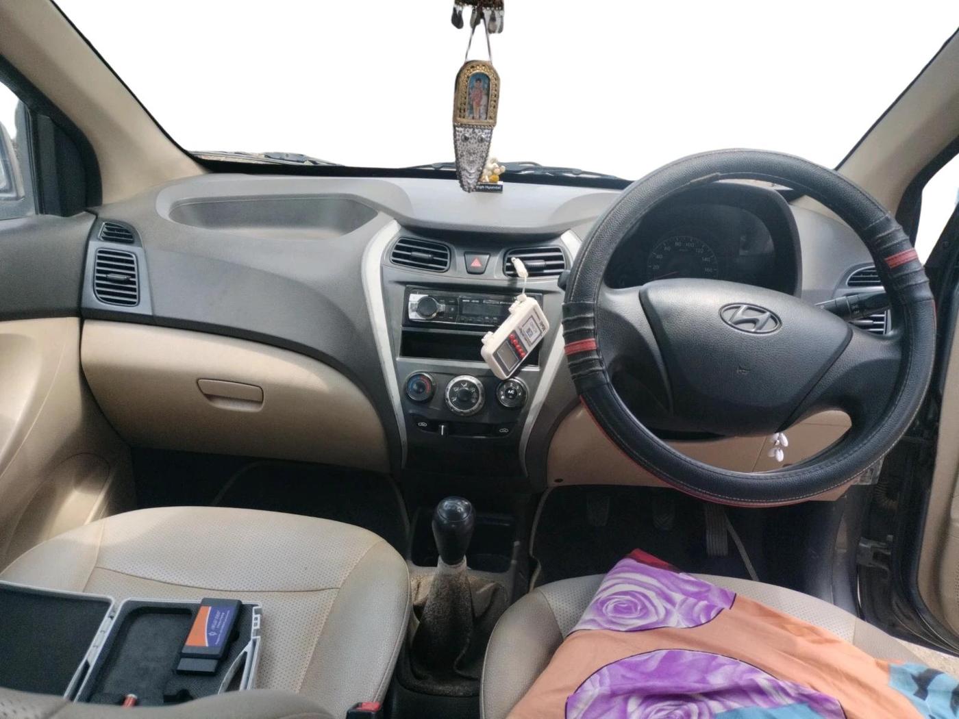 2017 Hyundai Eon ERA +, Petrol, Manual, 1,09,967 km, interior