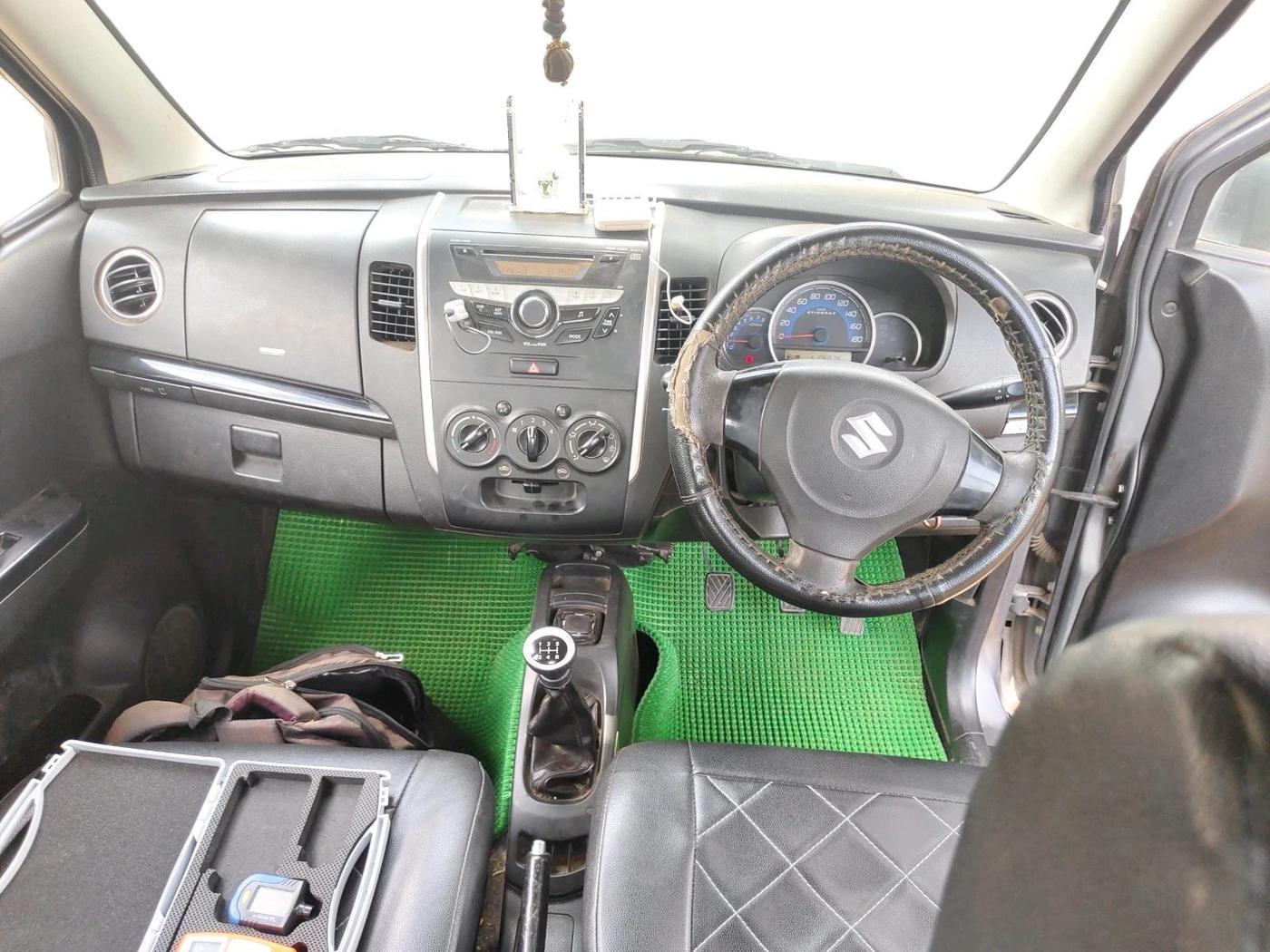 2014 Maruti Wagon R Stingray VXI, Petrol, Manual, 1,08,043 km, interior