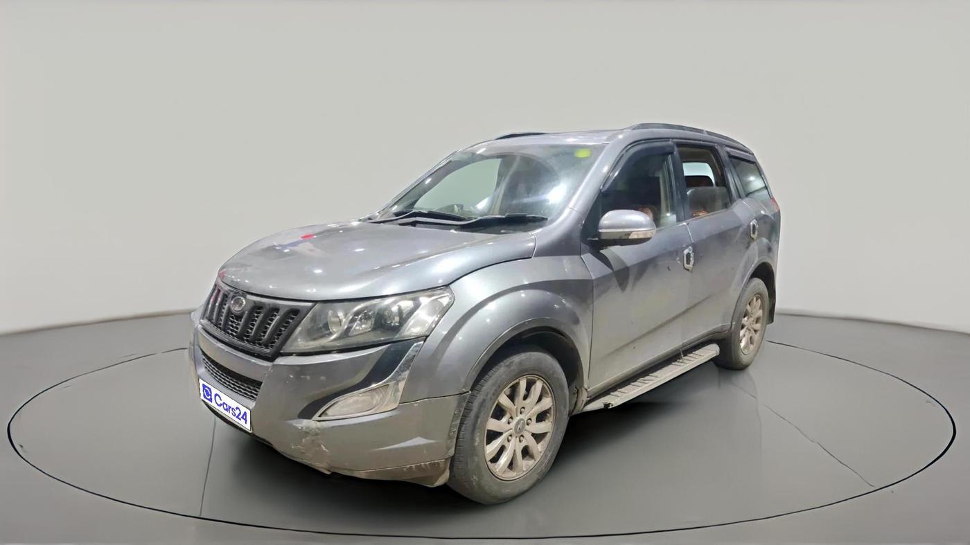 2016 Mahindra XUV500 W10 AT, Diesel, Automatic, 1,31,487 km, exterior