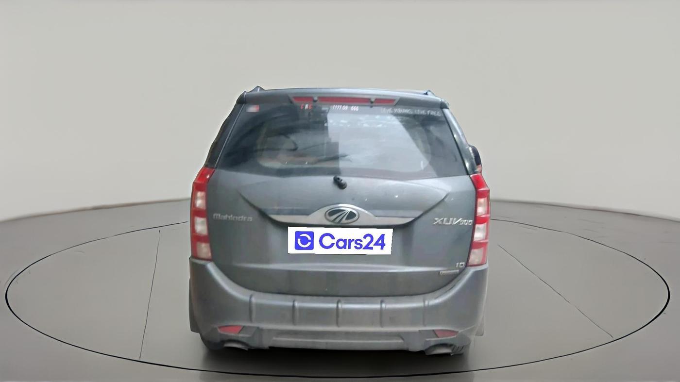 2016 Mahindra XUV500 W10 AT, Diesel, Automatic, 1,31,487 km, exterior