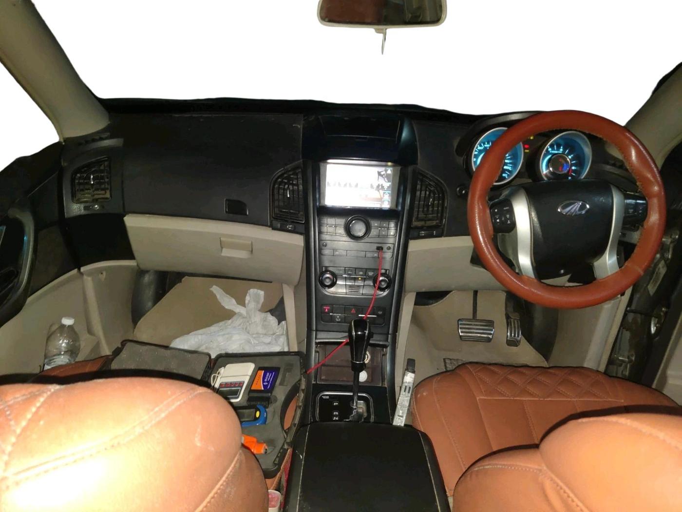 2016 Mahindra XUV500 W10 AT, Diesel, Automatic, 1,31,487 km, interior