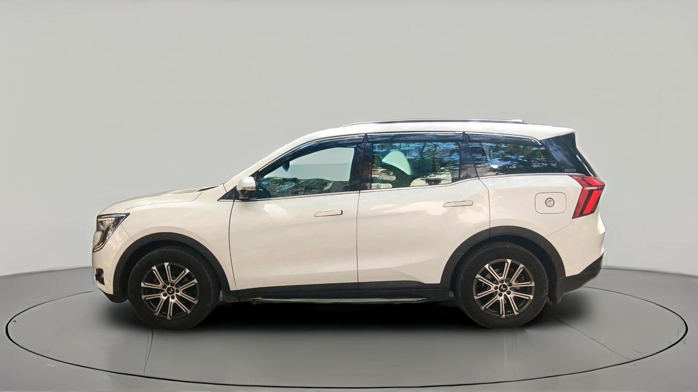 2024 Mahindra XUV700 AX 7 LUXURY D AT 7 STR, Diesel, Automatic, 95,702 km, exterior