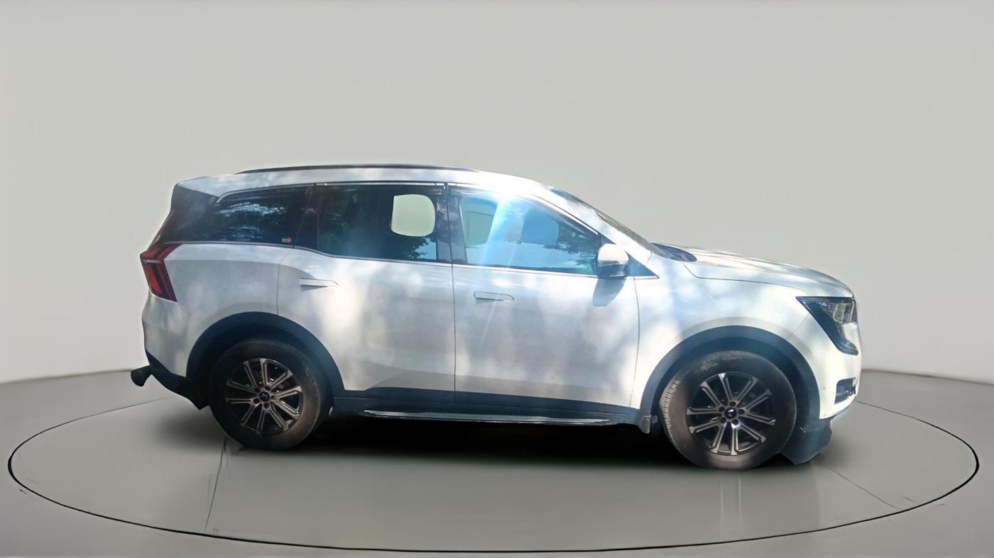 2024 Mahindra XUV700 AX 7 LUXURY D AT 7 STR, Diesel, Automatic, 95,702 km, exterior