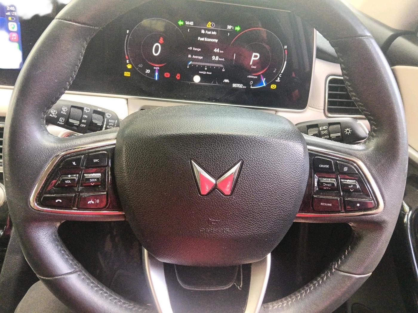 2024 Mahindra XUV700 AX 7 LUXURY D AT 7 STR, Diesel, Automatic, 95,702 km, interior
