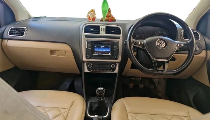 2016 Volkswagen Polo HIGHLINE1.2L, Petrol, Manual, 74,902 km, interior