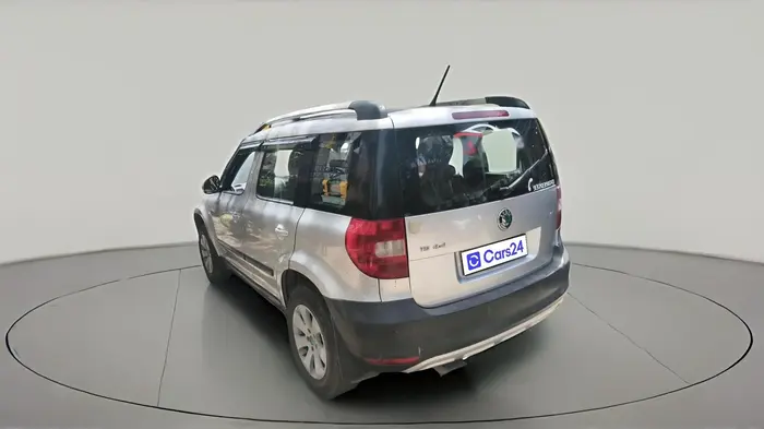 2011 Skoda Yeti ELEGANCE 2.0 TDI CR 4X4, Diesel, Manual, 1,27,277 km, exterior