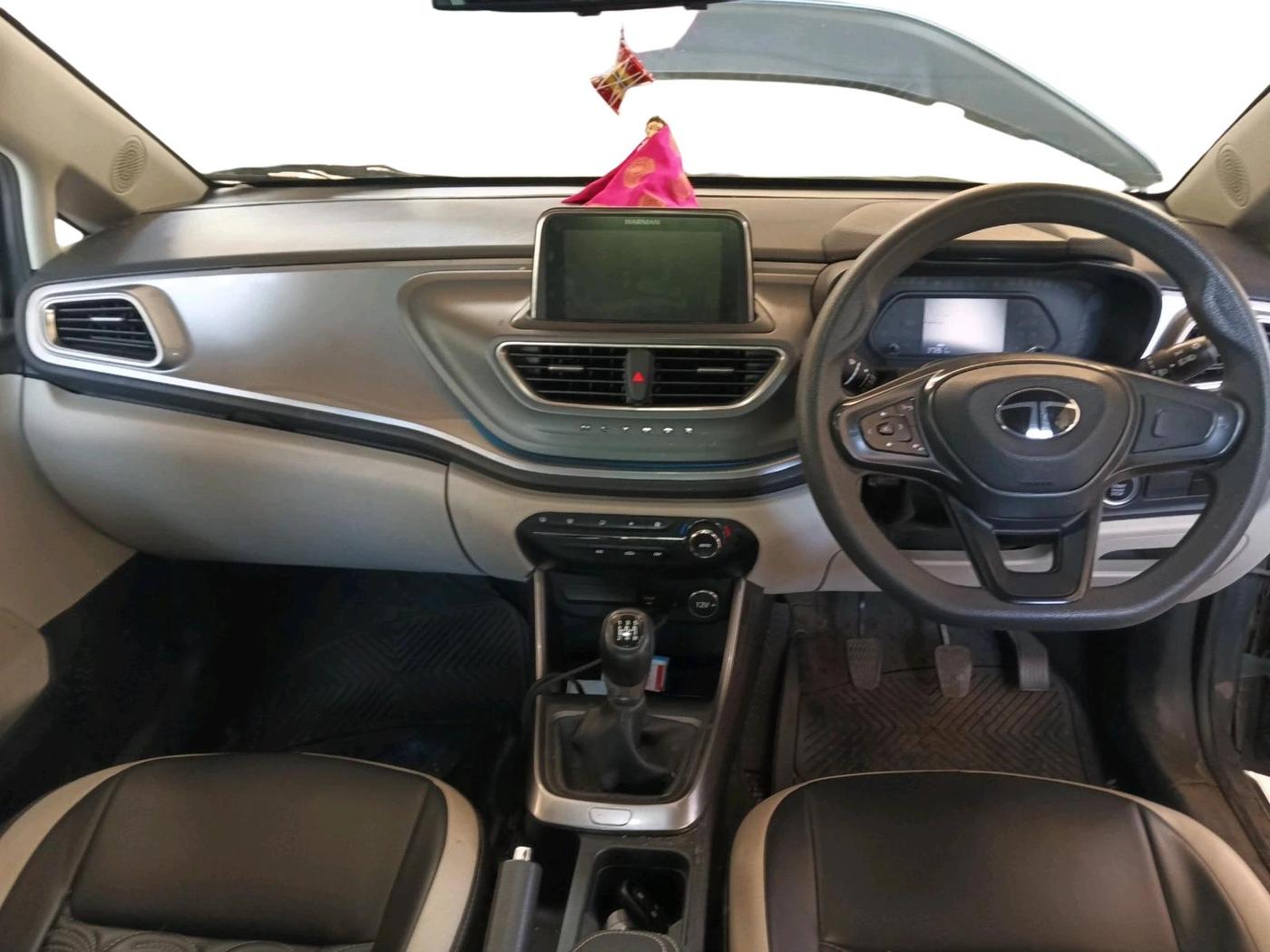 2024 Tata ALTROZ XZ CNG, CNG, Manual, 37,261 km, interior