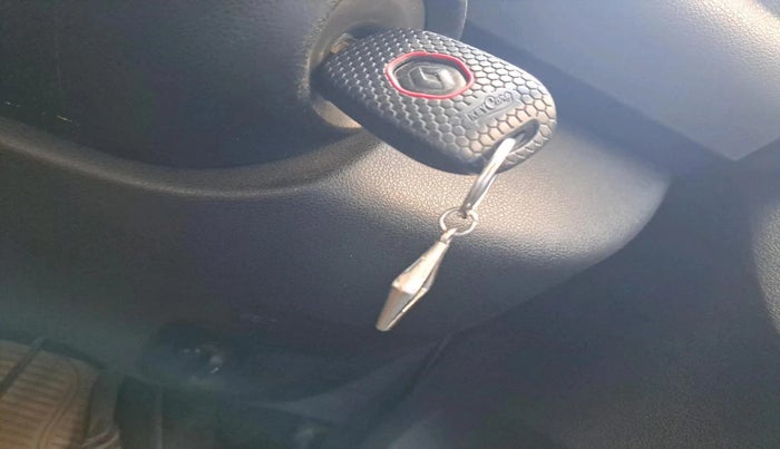 2017 Renault Kwid RXT 1.0 AMT (O), Petrol, Automatic, 1,00,880 km, interior