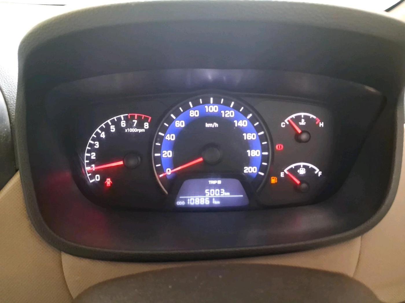 2015 Hyundai Xcent SX 1.2, Petrol, Manual, 1,08,861 km, interior