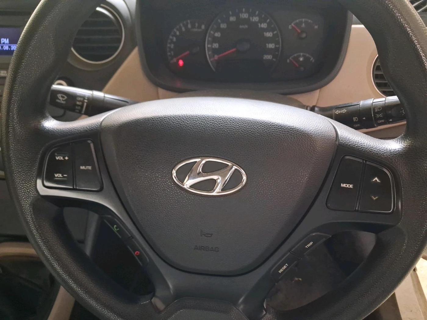 2015 Hyundai Xcent SX 1.2, Petrol, Manual, 1,08,861 km, interior