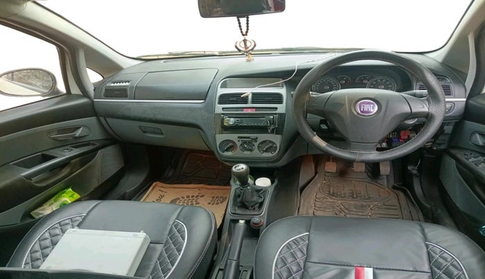 2009 Fiat Grand Punto EMOTION 1.4, Petrol, Manual, 1,08,296 km, interior