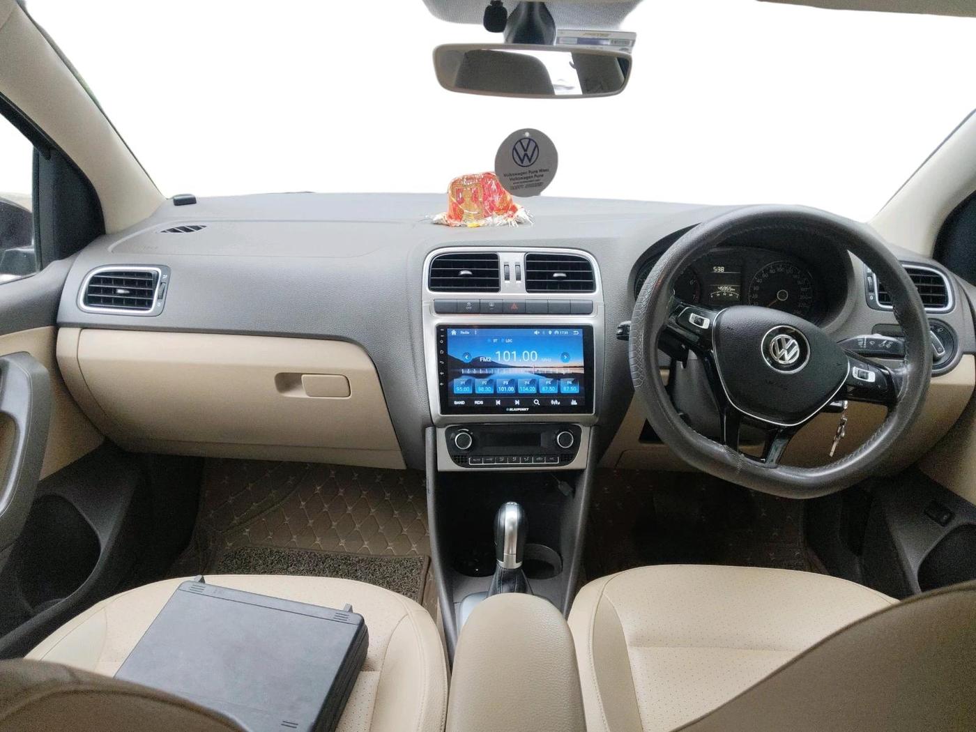 2017 Volkswagen Vento HIGHLINE PETROL AT, Petrol, Automatic, 45,956 km, interior